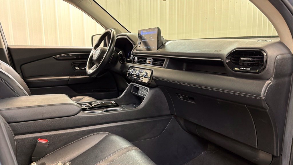 Used 2025 Honda Pilot Touring image 39