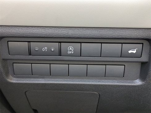 New 2026 Mitsubishi Outlander SE image 25