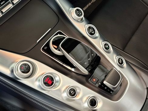 Used 2019 Mercedes-Benz AMG GT Roadster image 16