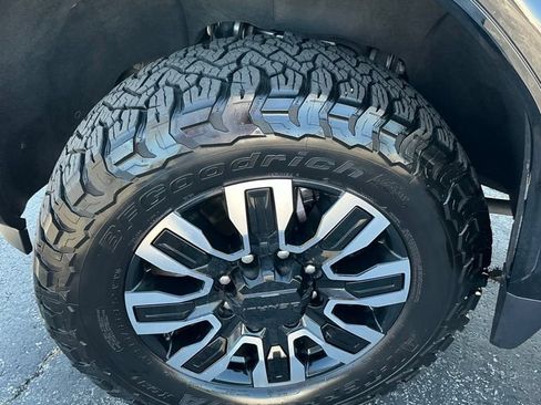 Used 2024 GMC Sierra 2500 Denali Ultimate AWD/4WD image 35