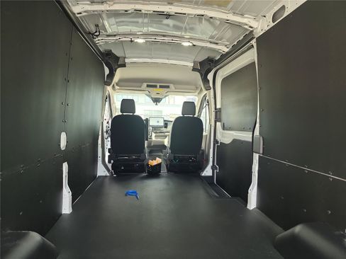 New 2026 Ford Transit 250 148 Medium Roof w/ Load Area Protection Package RWD image 16