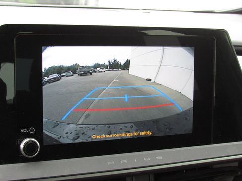 Used 2023 Toyota Prius Prime FWD image 29