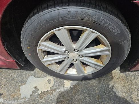 Used 2010 Subaru Legacy 2.5i Premium AWD/4WD image 22