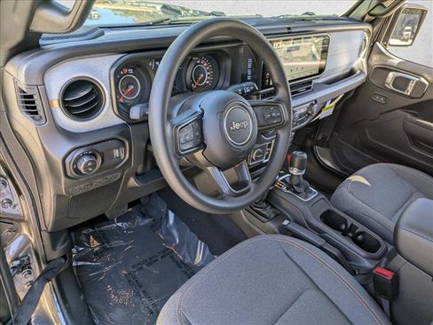 New 2026 Jeep Gladiator Sport AWD/4WD image 3