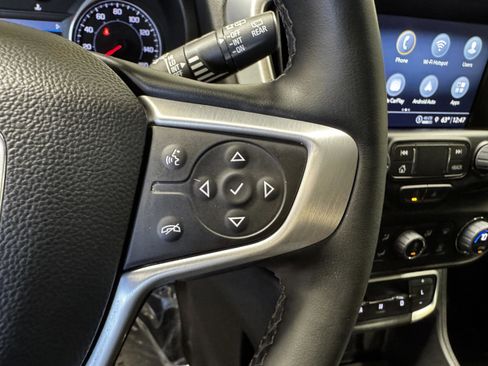 Used 2024 GMC Terrain SLT image 27
