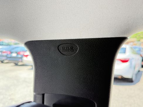 Used 2019 Jeep Cherokee Latitude Plus w/ Comfort/Convenience Group image 30