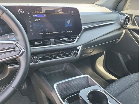 Used 2025 Chevrolet Equinox LT image 20