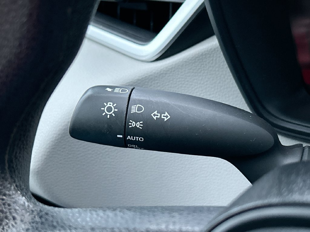 Used 2025 Toyota Corolla LE FWD image 19