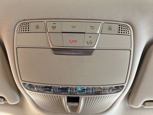 Used 2021 Mercedes-Benz GLC 300 4MATIC image 35