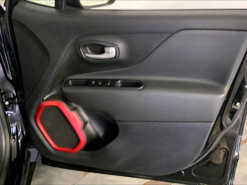 Used 2023 Jeep Renegade Trailhawk AWD/4WD image 25