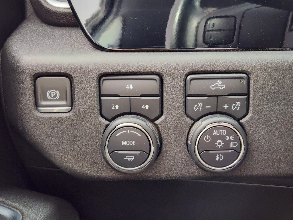 Used 2024 Chevrolet Silverado 3500 LT w/ Convenience Package AWD/4WD image 27