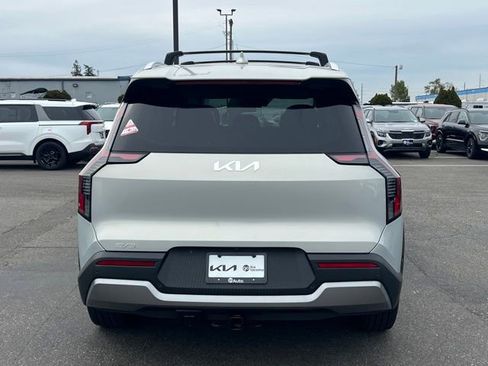New 2026 Kia EV9 Wind image 8