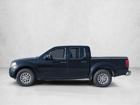 Used 2016 Nissan Frontier SV image 8