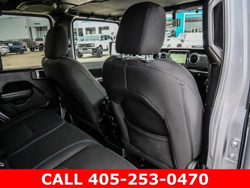 Used 2023 Jeep Wrangler Unlimited Rubicon 4xe w/ Cold Weather Group AWD/4WD image 28