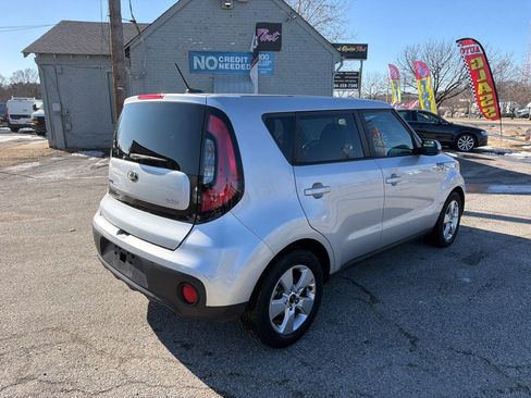 Used 2017 Kia Soul FWD image 8