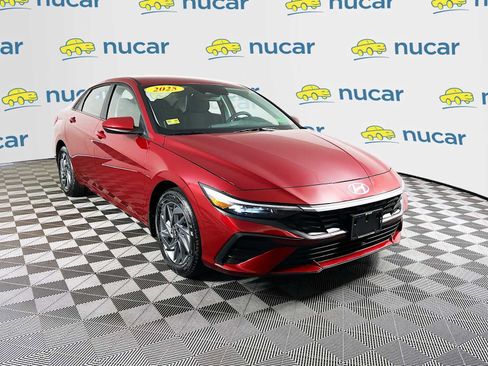 Used 2025 Hyundai Elantra Hybrid FWD image 1