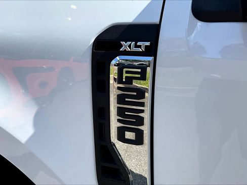 Used 2025 Ford F250 XLT AWD/4WD image 10