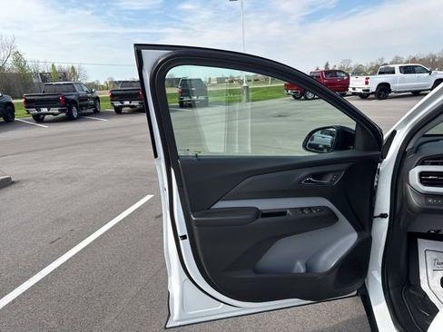 New 2027 Chevrolet Bolt LT w/ Comfort Package FWD image 15