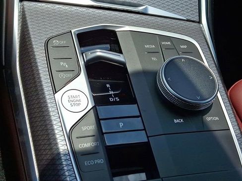 Certified 2025 BMW 330i xDrive Sedan w/ Convenience Package image 16