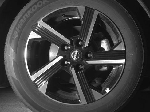 Used 2025 Nissan Sentra SV FWD image 16