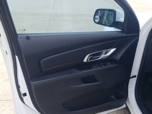 Used 2015 GMC Terrain SLE FWD image 9