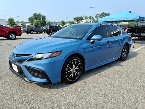 Used 2024 Toyota Camry SE FWD image 9