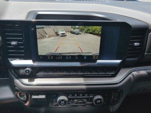 Used 2022 Chevrolet Silverado 1500 ZR2 w/ Technology Package AWD/4WD image 13