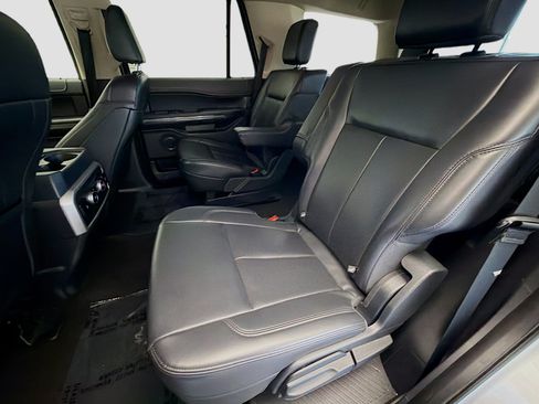 Used 2024 Ford Expedition XLT AWD/4WD image 13