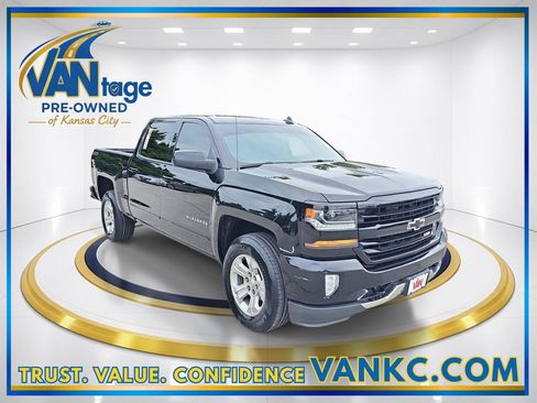 Used 2018 Chevrolet Silverado 1500 LT w/ All Star Edition AWD/4WD image 3