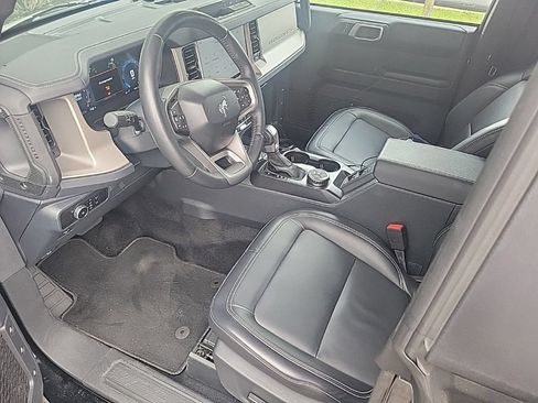 Used 2025 Ford Bronco Outer Banks AWD/4WD image 5