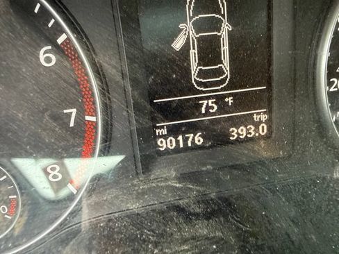 Used 2013 Volkswagen Jetta GLI FWD image 13