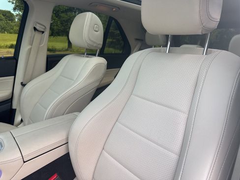 Used 2021 Mercedes-Benz GLE 350 image 16