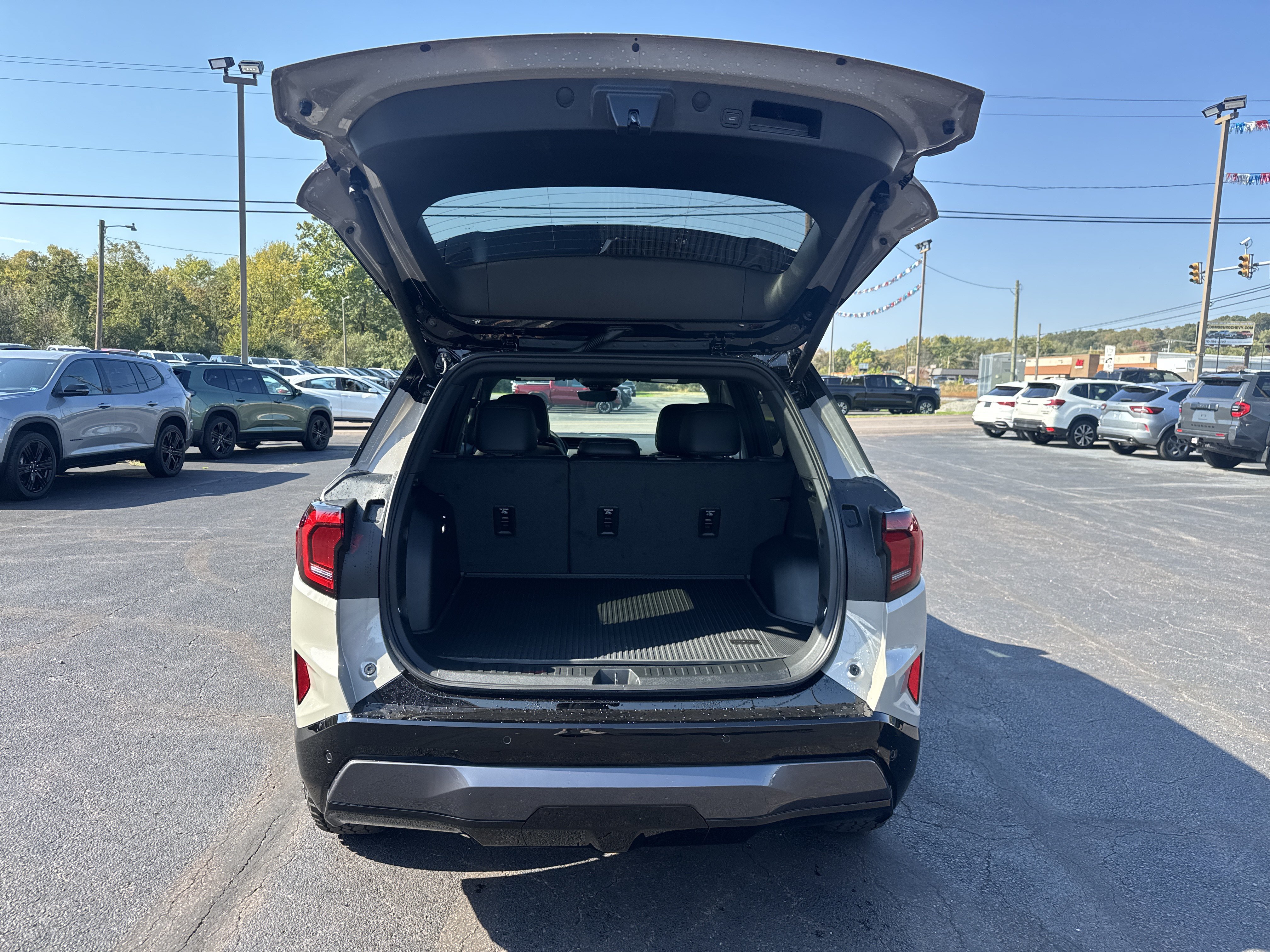 New 2027 GMC Terrain AT4 w/ Convenience Package III AWD/4WD image 5
