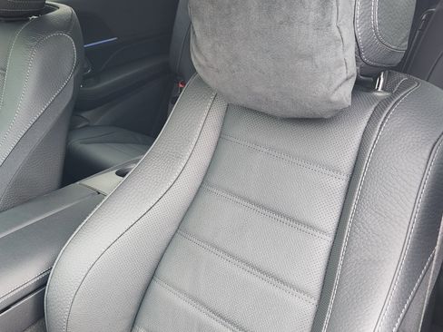 New 2025 Mercedes-Benz GLS 580 4MATIC image 16