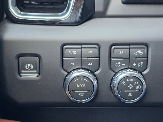 New 2026 GMC Sierra 3500 Denali Ultimate AWD/4WD image 34