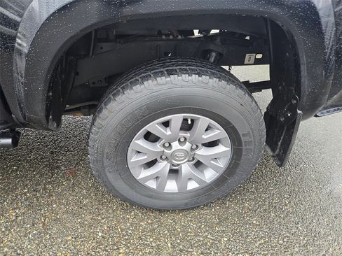 Used 2018 Toyota Tacoma 4x4 Double Cab image 9