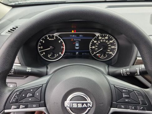 Used 2024 Nissan Altima 2.5 SV image 21