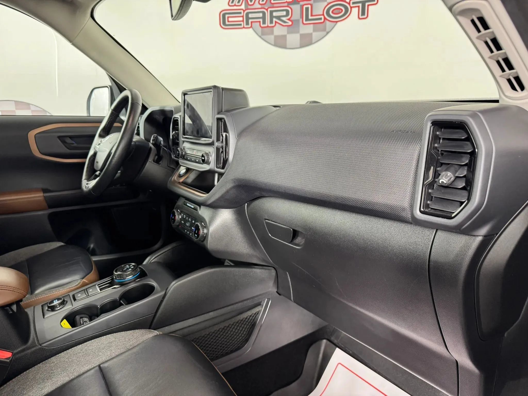 Used 2022 Ford Bronco Sport Outer Banks w/ Tech Package AWD/4WD image 12