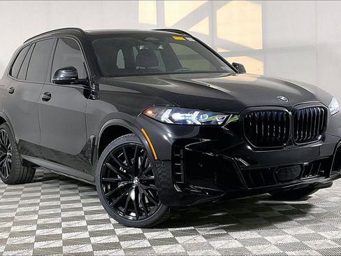 Used 2025 BMW X5 xDrive40i w/ M Sport Package AWD/4WD image 1