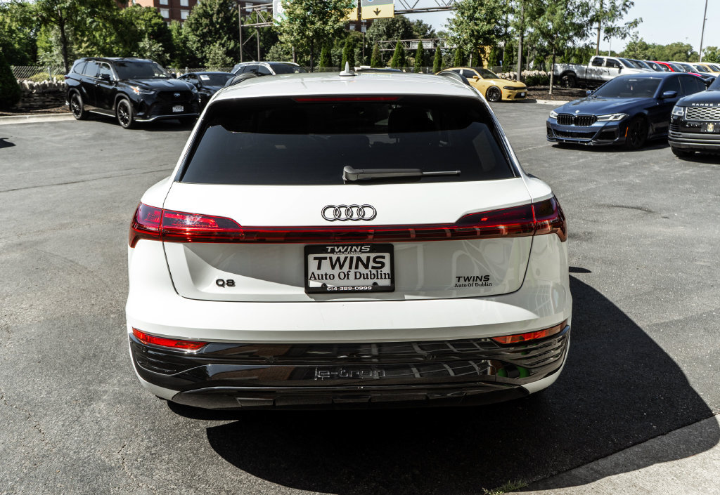 Used 2024 Audi Q8 e-tron Premium AWD/4WD image 30
