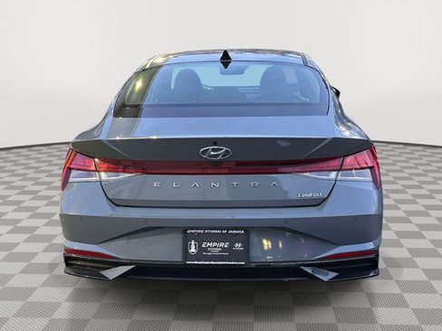 Used 2023 Hyundai Elantra Limited w/ Cargo Package FWD image 3