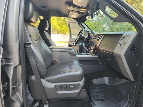 Used 2011 Ford F250 Lariat w/ Lariat Interior Pkg image 37