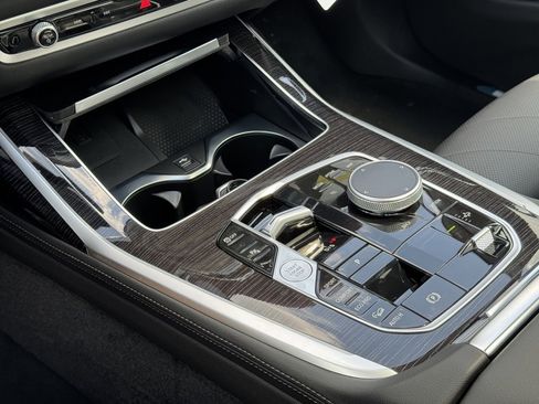 Used 2026 BMW X7 xDrive40i w/ M Sport Package image 12