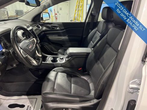 Used 2023 GMC Acadia SLT w/ Preferred Package image 10