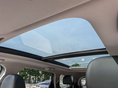 Used 2022 Kia Sorento S w/ Panoramic Sunroof Package AWD/4WD image 22