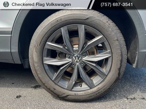 Used 2024 Volkswagen Tiguan SE AWD/4WD image 7