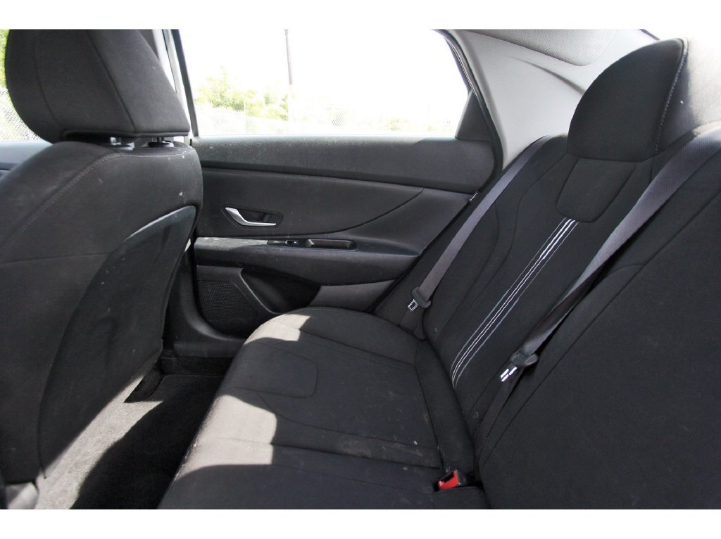 Certified 2026 Hyundai Elantra Hybrid FWD image 12