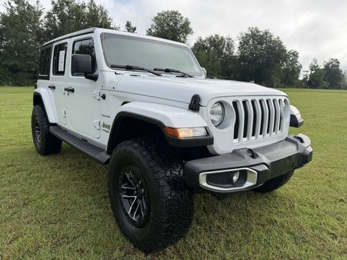 Used 2021 Jeep Wrangler Unlimited Sahara AWD/4WD image 3