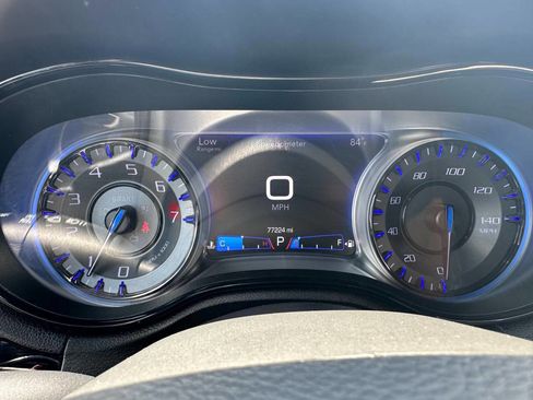 Used 2018 Chrysler 300 S w/ 300S Premium Group RWD image 15