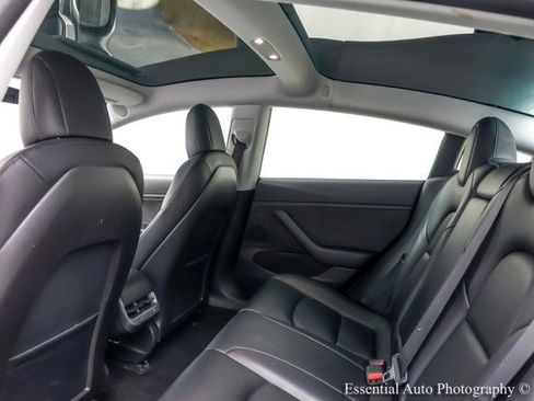 Used 2019 Tesla Model 3 Standard Range image 13